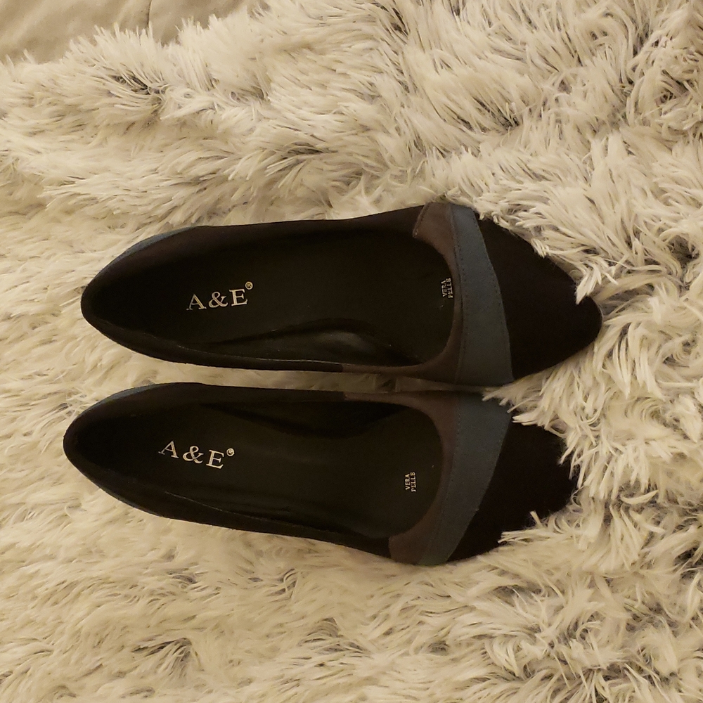 Pumps - Picture 2 of 5